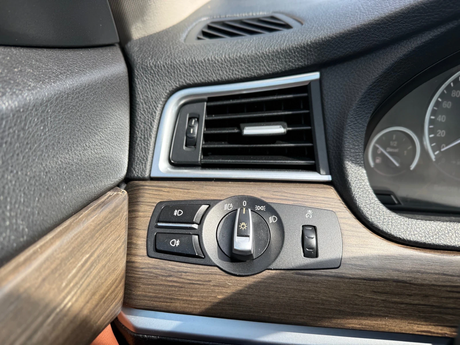 BMW 5 Gran Turismo 3.0xDrive+ 245kc+ BiXenon+ Панорама+ Кожа, снимка 15 - Автомобили и джипове - 53987153