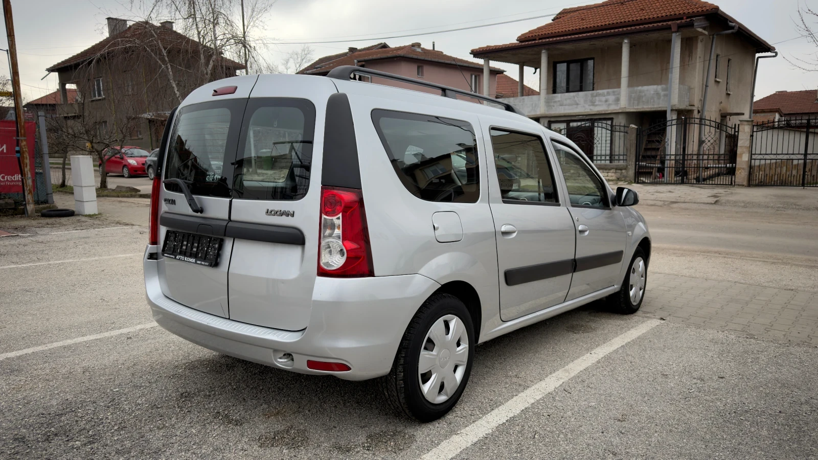Dacia Logan MCV 1.6 Black Line, снимка 5 - Автомобили и джипове - 54014280