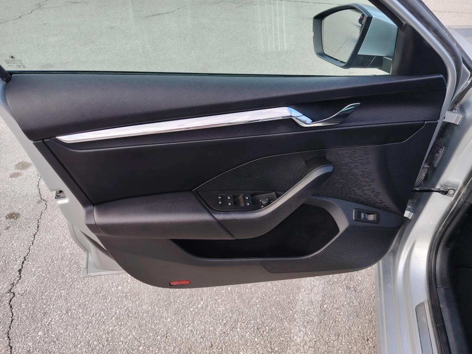 Skoda Octavia 1.5 TSI ful top, снимка 9 - Автомобили и джипове - 54033786