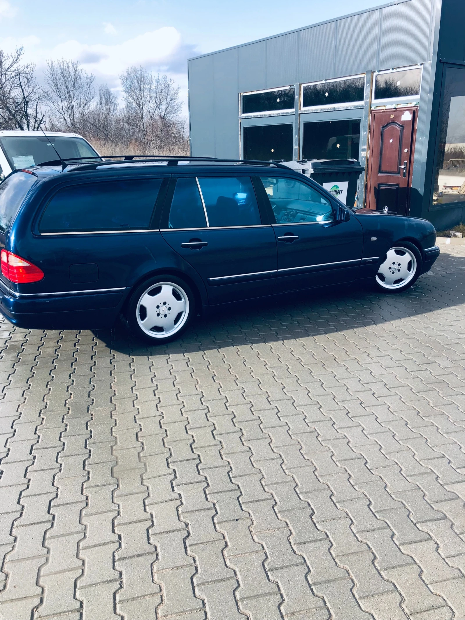 Mercedes-Benz E 420, снимка 12 - Автомобили и джипове - 54221509