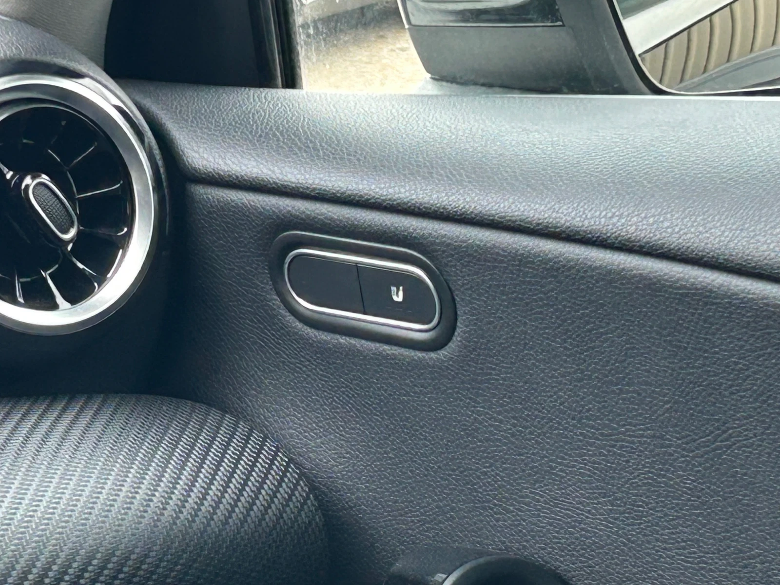 Mercedes-Benz A 180 * * * 73 000KM* * * , снимка 13 - Автомобили и джипове - 54360531