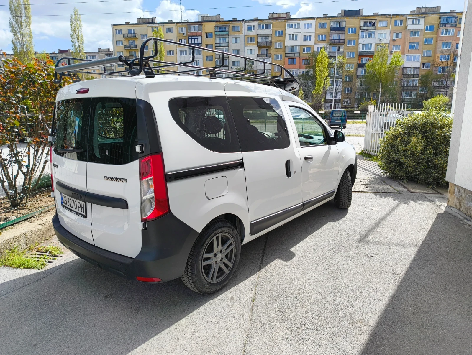 Dacia Dokker, снимка 5 - Автомобили и джипове - 54365172