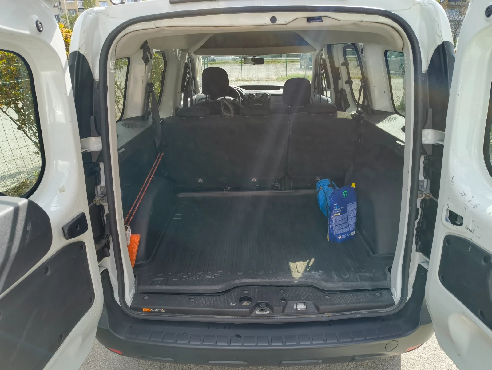 Dacia Dokker, снимка 15 - Автомобили и джипове - 54365172