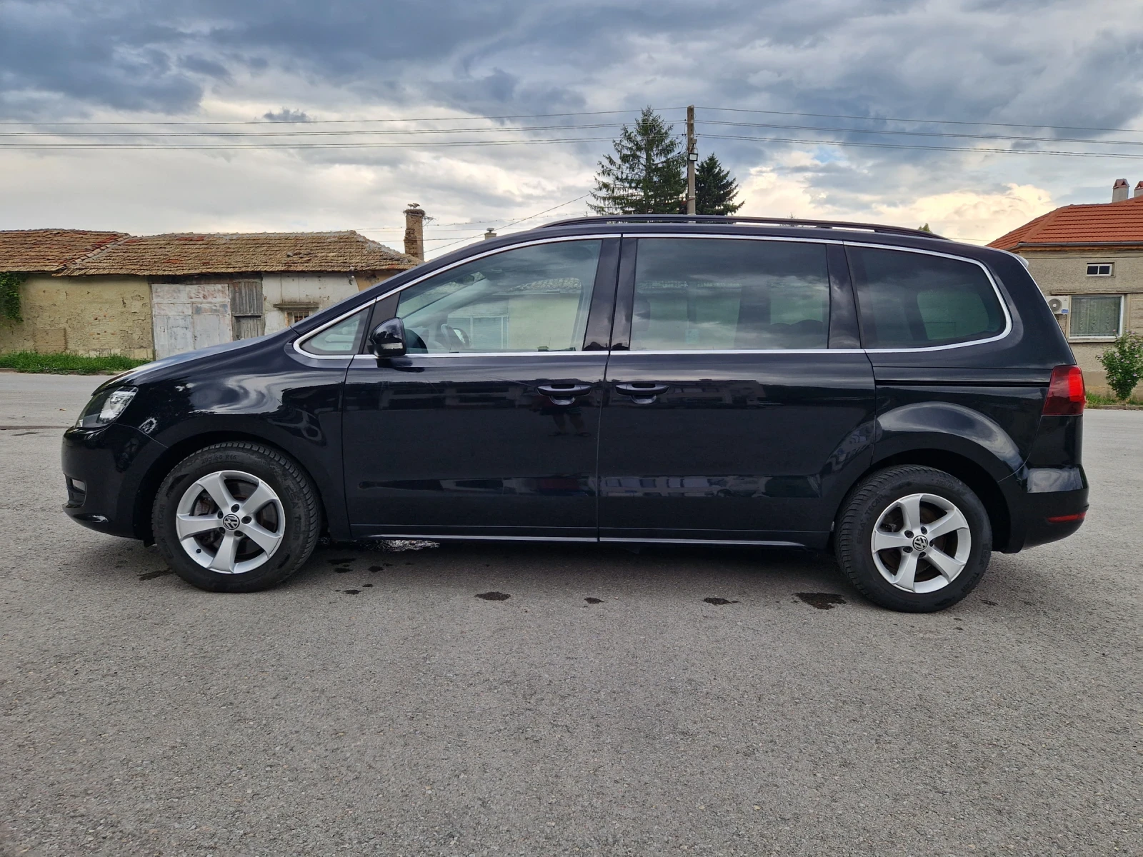 VW Sharan 2.0TDI LED, снимка 5 - Автомобили и джипове - 55408858