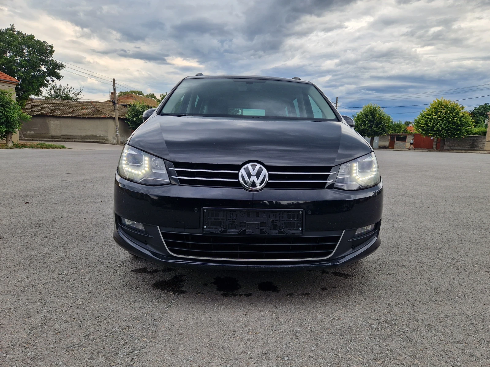 VW Sharan 2.0TDI LED, снимка 2 - Автомобили и джипове - 55408858