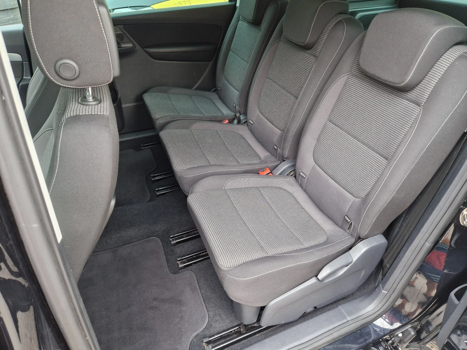 VW Sharan 2.0TDI LED, снимка 11 - Автомобили и джипове - 55408858