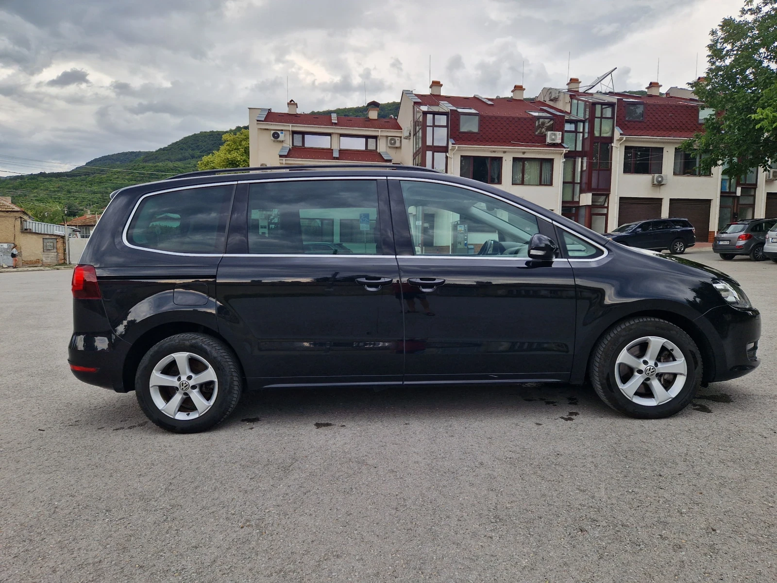 VW Sharan 2.0TDI LED, снимка 8 - Автомобили и джипове - 55408858