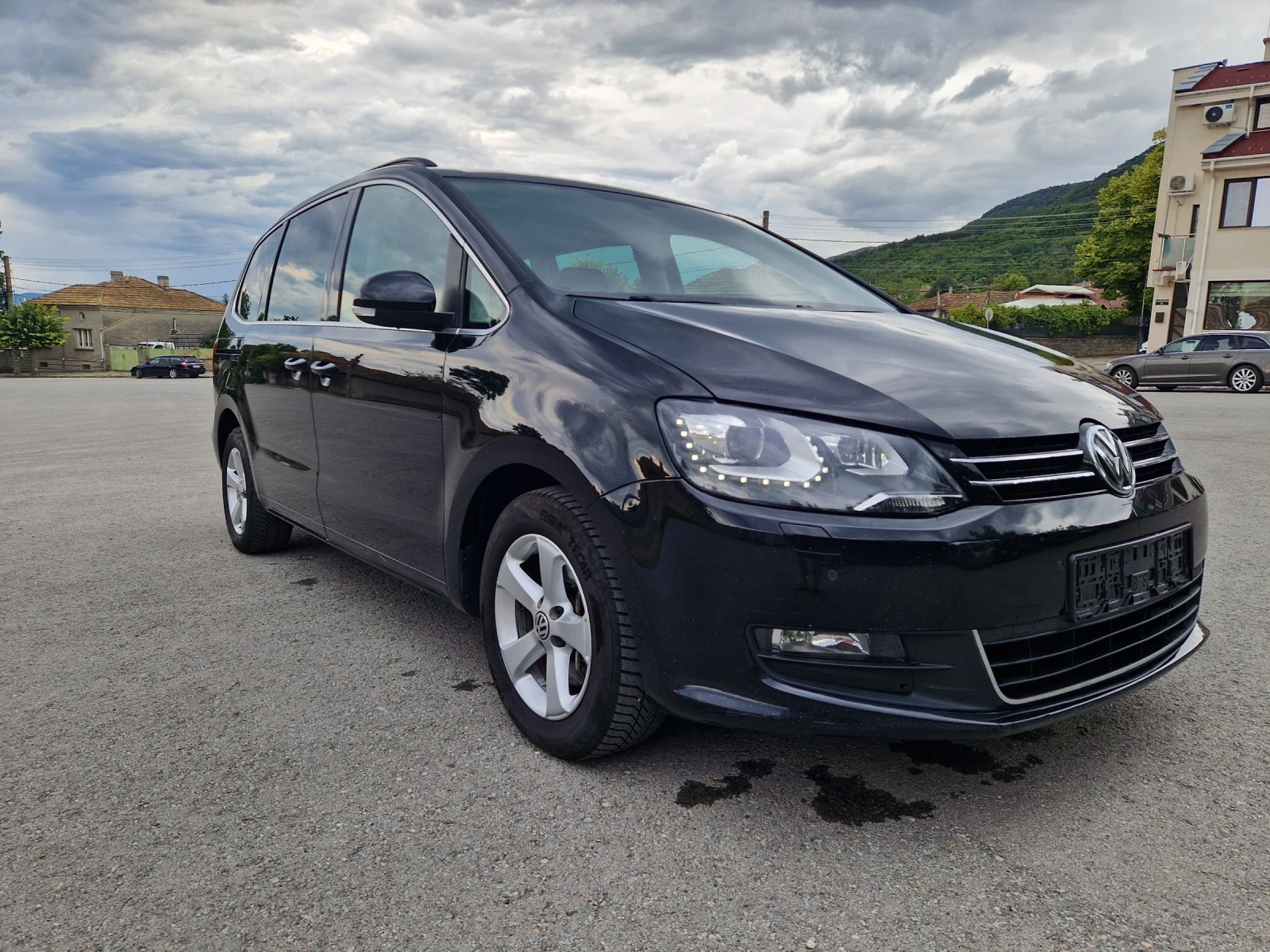 VW Sharan 2.0TDI LED, снимка 3 - Автомобили и джипове - 55408858
