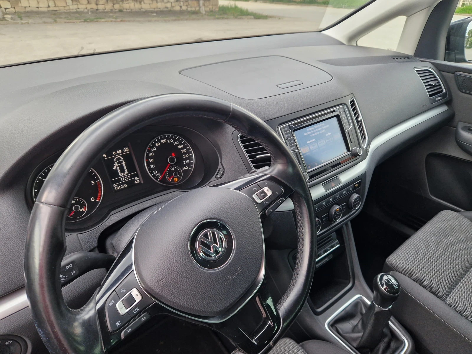 VW Sharan 2.0TDI LED, снимка 9 - Автомобили и джипове - 55408858