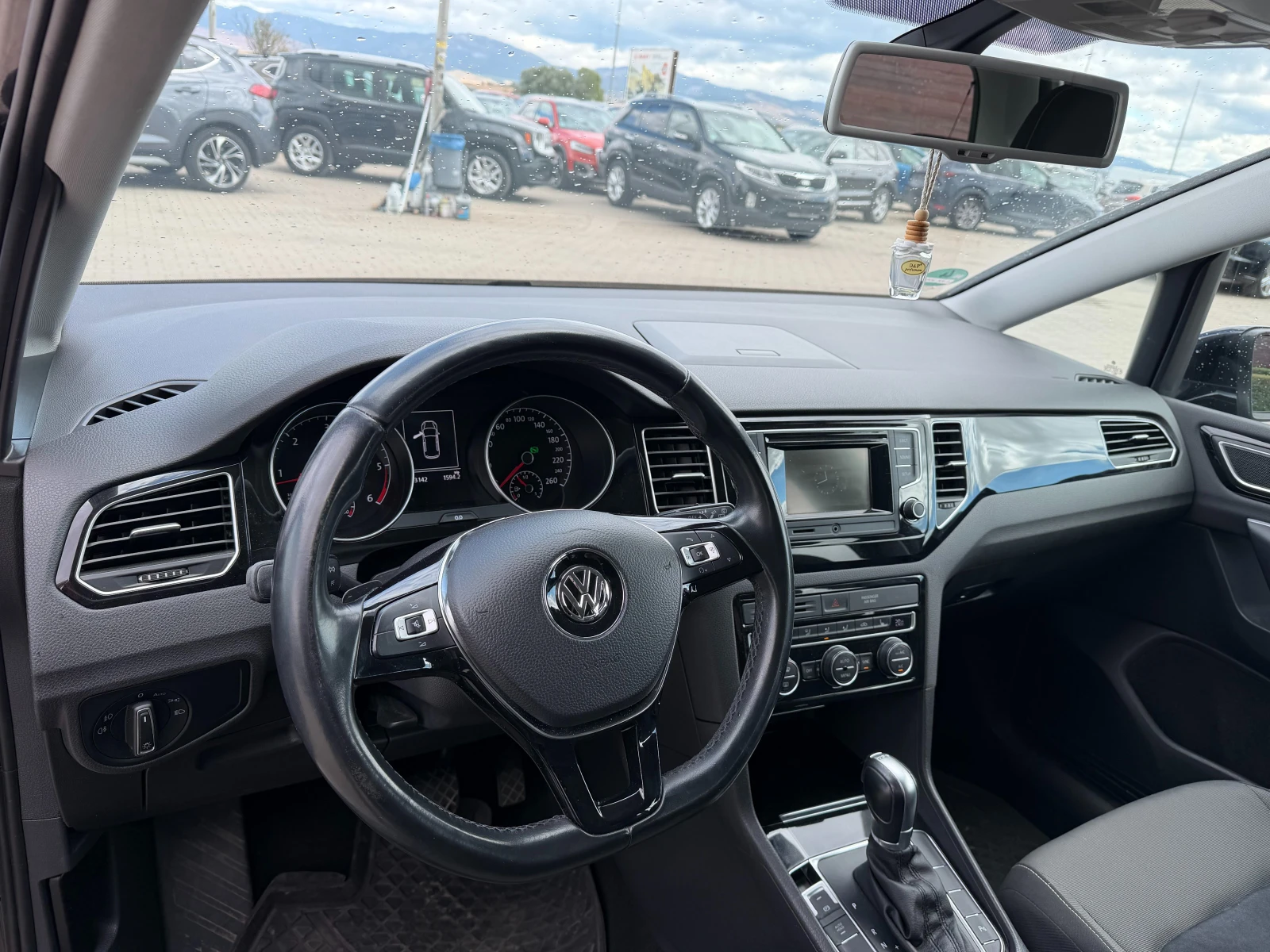 VW Sportsvan 2.0TDI AVTOMAT/NAVI EURO 6, снимка 12 - Автомобили и джипове - 56198032