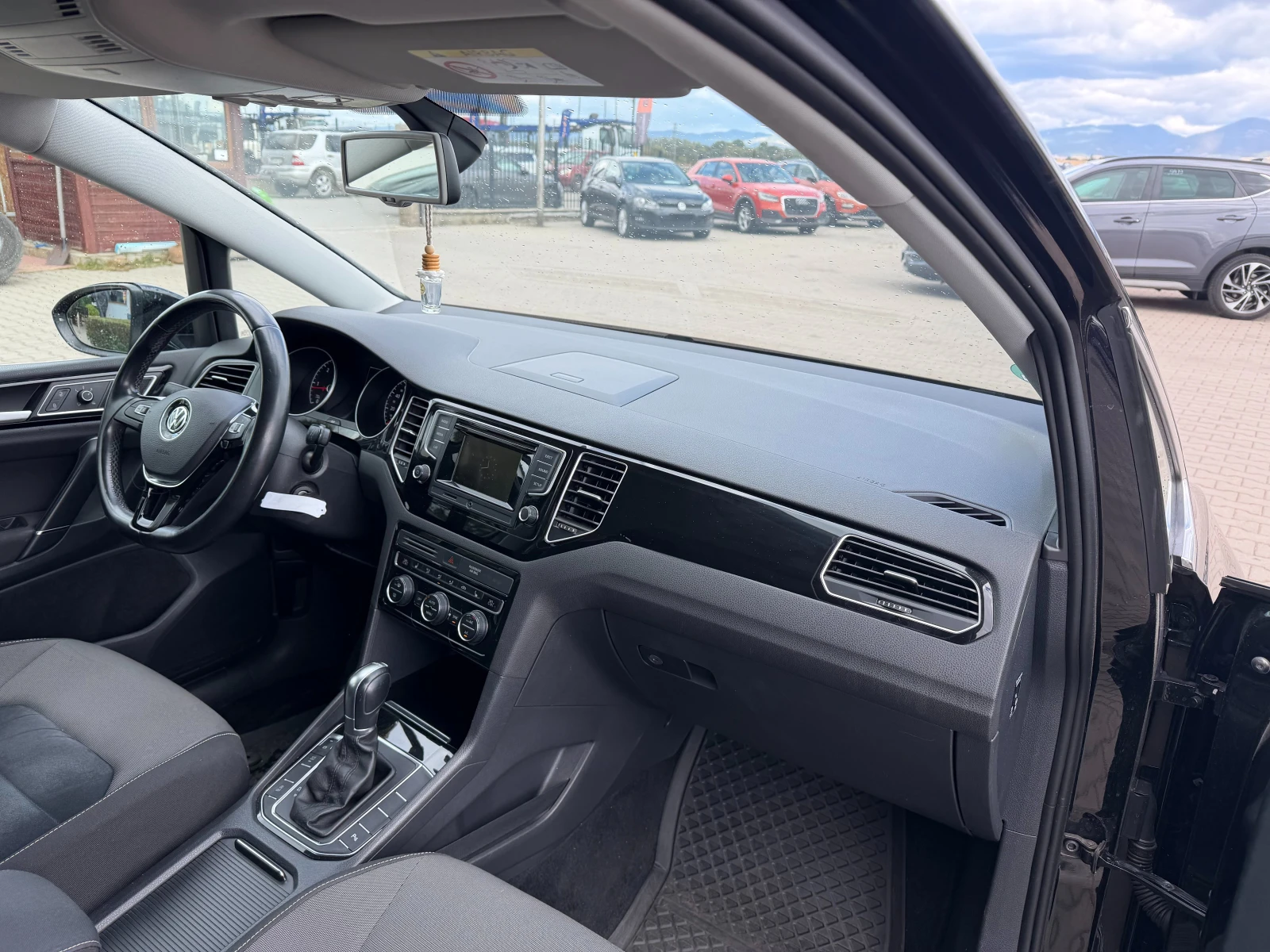 VW Sportsvan 2.0TDI AVTOMAT/NAVI EURO 6, снимка 11 - Автомобили и джипове - 56198032