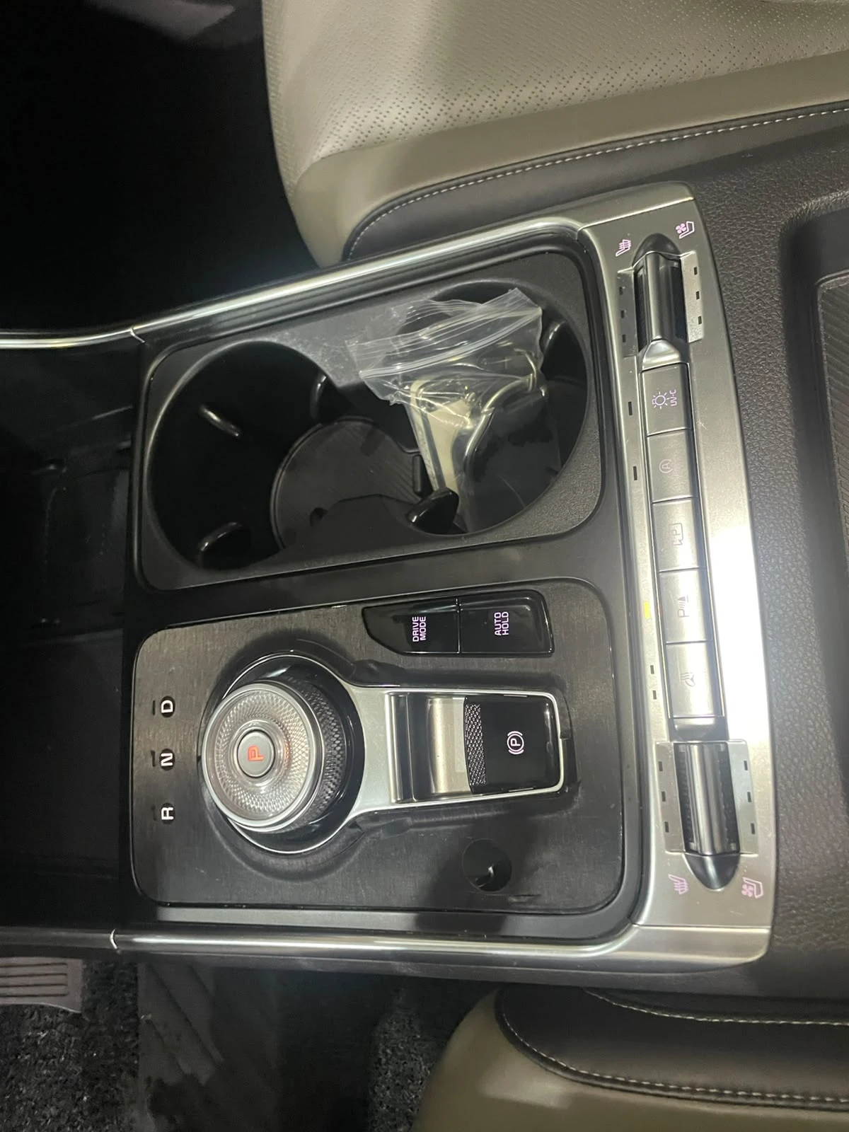 Kia Carnival 2.2D ! 8+ 1 ! Gravity !, снимка 16 - Автомобили и джипове - 56208464