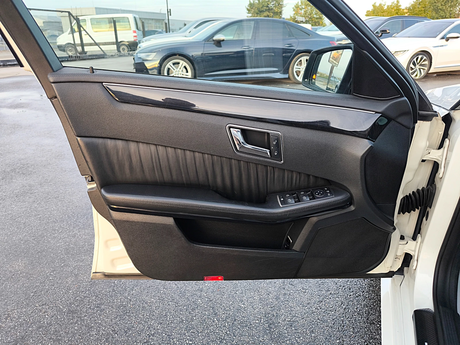 Mercedes-Benz E 350 AMG OPTIK-265k.c-DISTRONIK-PANORAMA-����������-FUL | Mobile.bg � ����������� 7