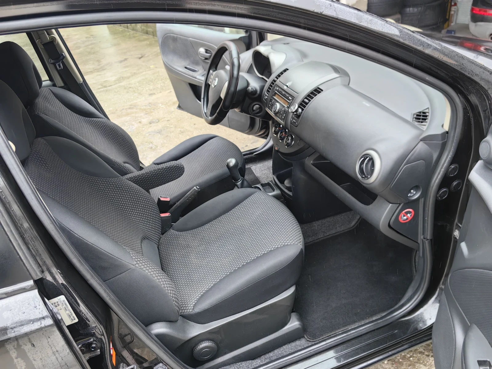 Nissan Note 1.4i 80kc BENZIN!! , снимка 10 - Автомобили и джипове - 56745400