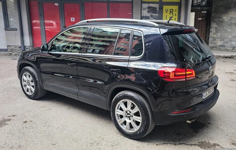 VW Tiguan R Line 2.0 TSI /7-DSG / 4MOTION / TOP, снимка 10 - Автомобили и джипове - 47536478