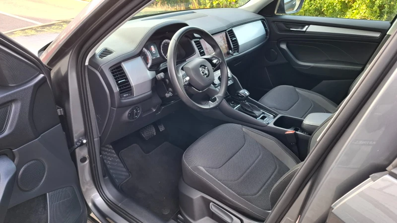 Skoda Kodiaq Facelift 2.0TDI, TOP, 7места+        KeylessGo DSG, снимка 10 - Автомобили и джипове - 51913350
