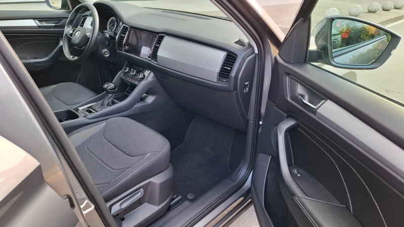 Skoda Kodiaq Facelift 2.0TDI, TOP, 7места+        KeylessGo DSG, снимка 9 - Автомобили и джипове - 51913350