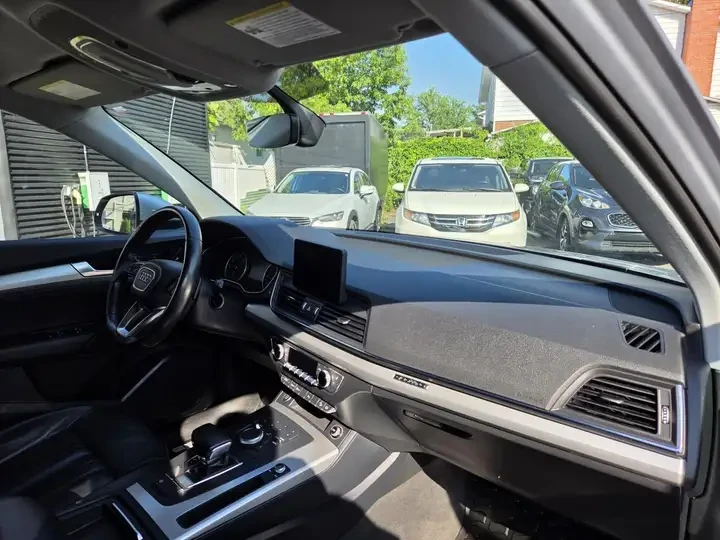 Audi Q5 2.0TFSI QUATTRO * ПОДГРЕВ * КАМЕРА * ПАРКТРОНИК, снимка 10 - Автомобили и джипове - 55653288