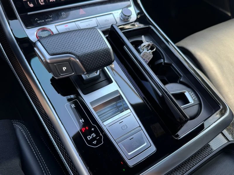 Audi SQ8 4.0 DHV Automatic, снимка 17 - Автомобили и джипове - 55779700