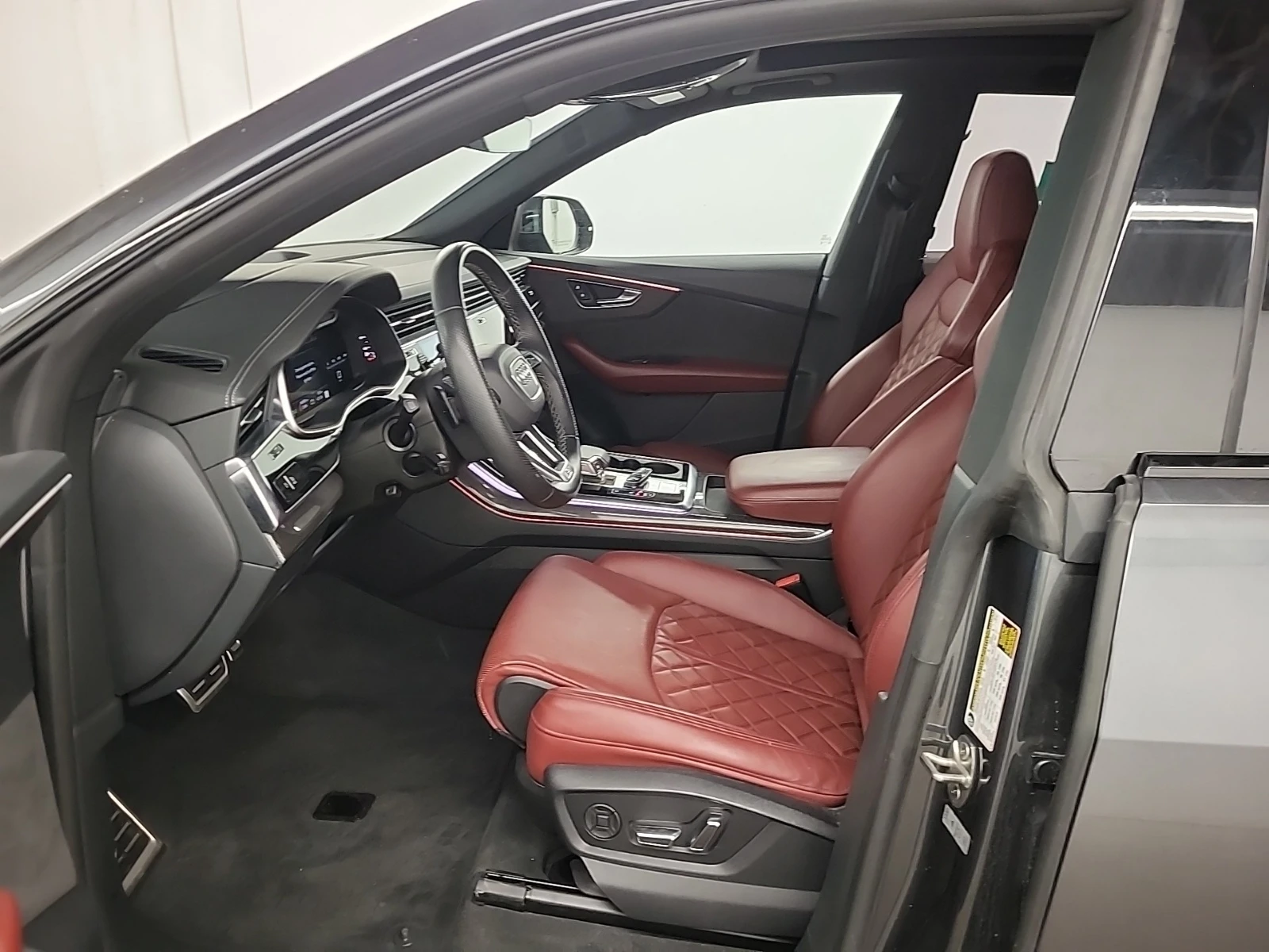 Audi SQ8 * CARFAX * АвтоКредит * Цена до България*  - изображение 8