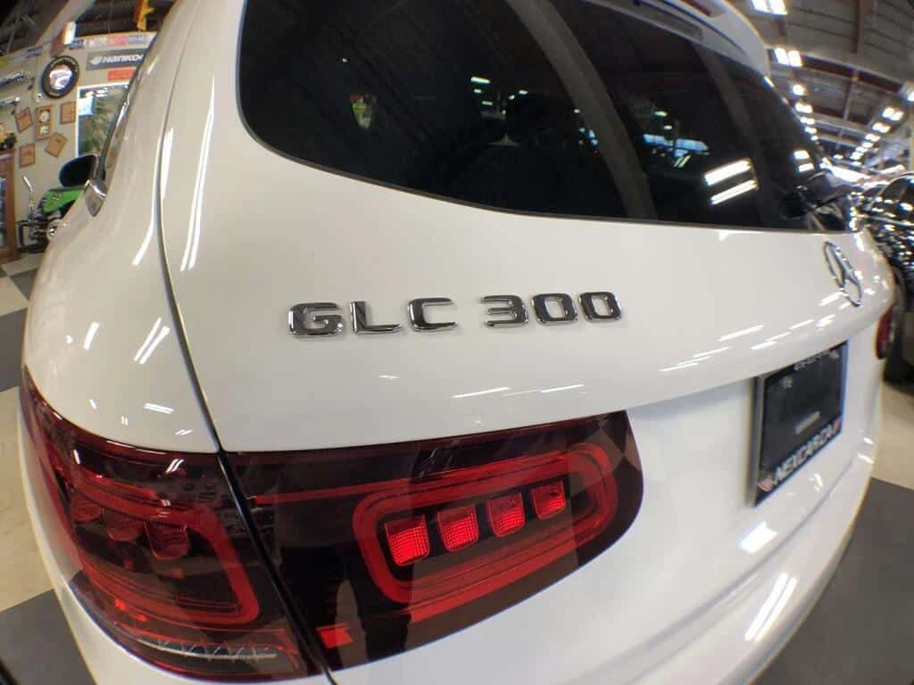 Mercedes-Benz GLC * 300 AMG PKG 4MATIC LEATHER PAN/ROOF NAV CAMERA *, снимка 16 - Автомобили и джипове - 54093958