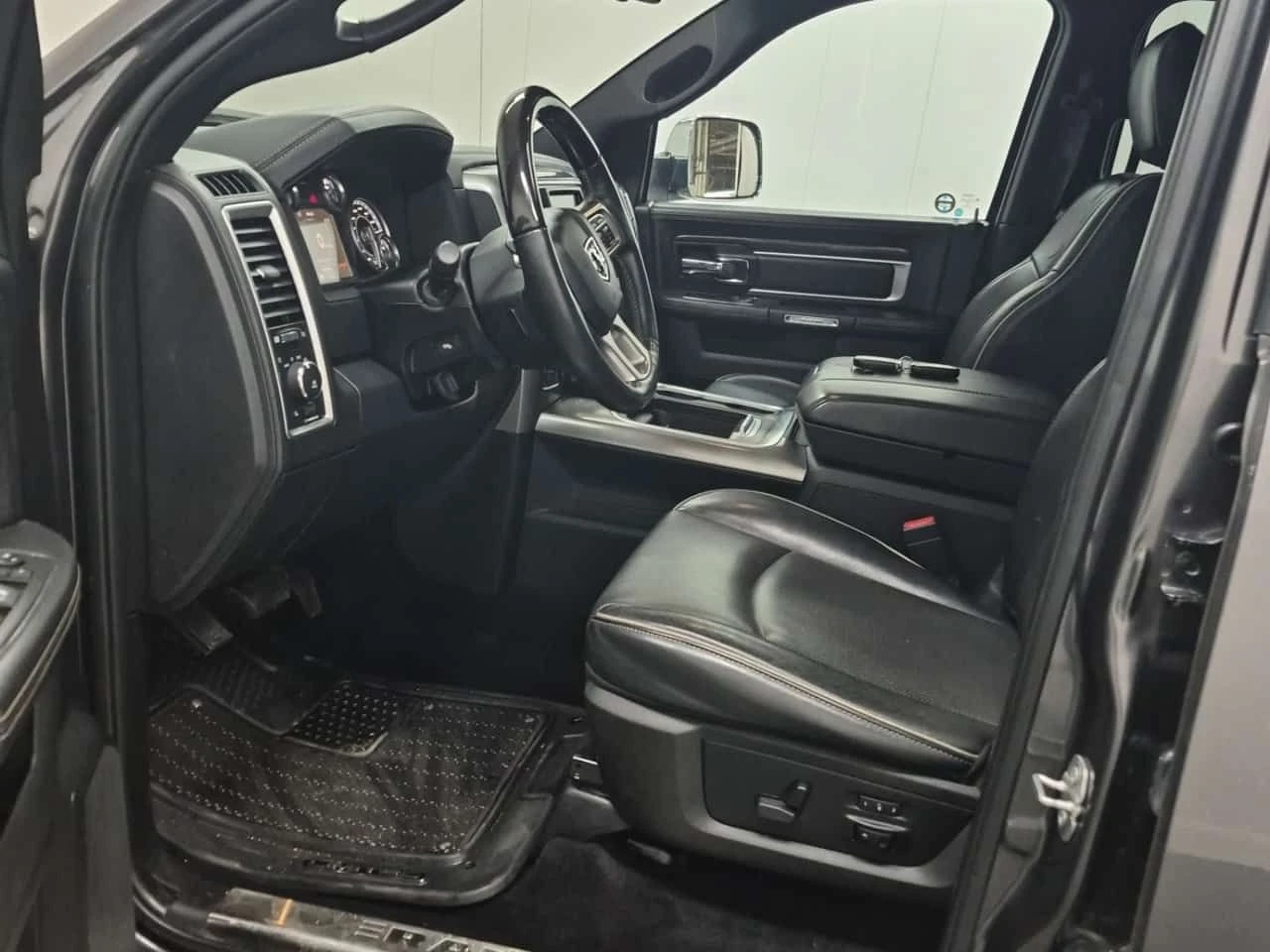 Dodge RAM 1500 * Limited * 2 КЛЮЧА * ПОДГРЕВ * ПАМЕТ * NAVI, снимка 5 - Автомобили и джипове - 54585950