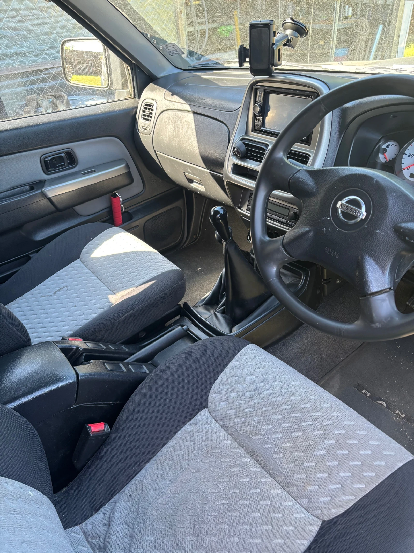 Nissan Navara, снимка 11 - Автомобили и джипове - 54721176