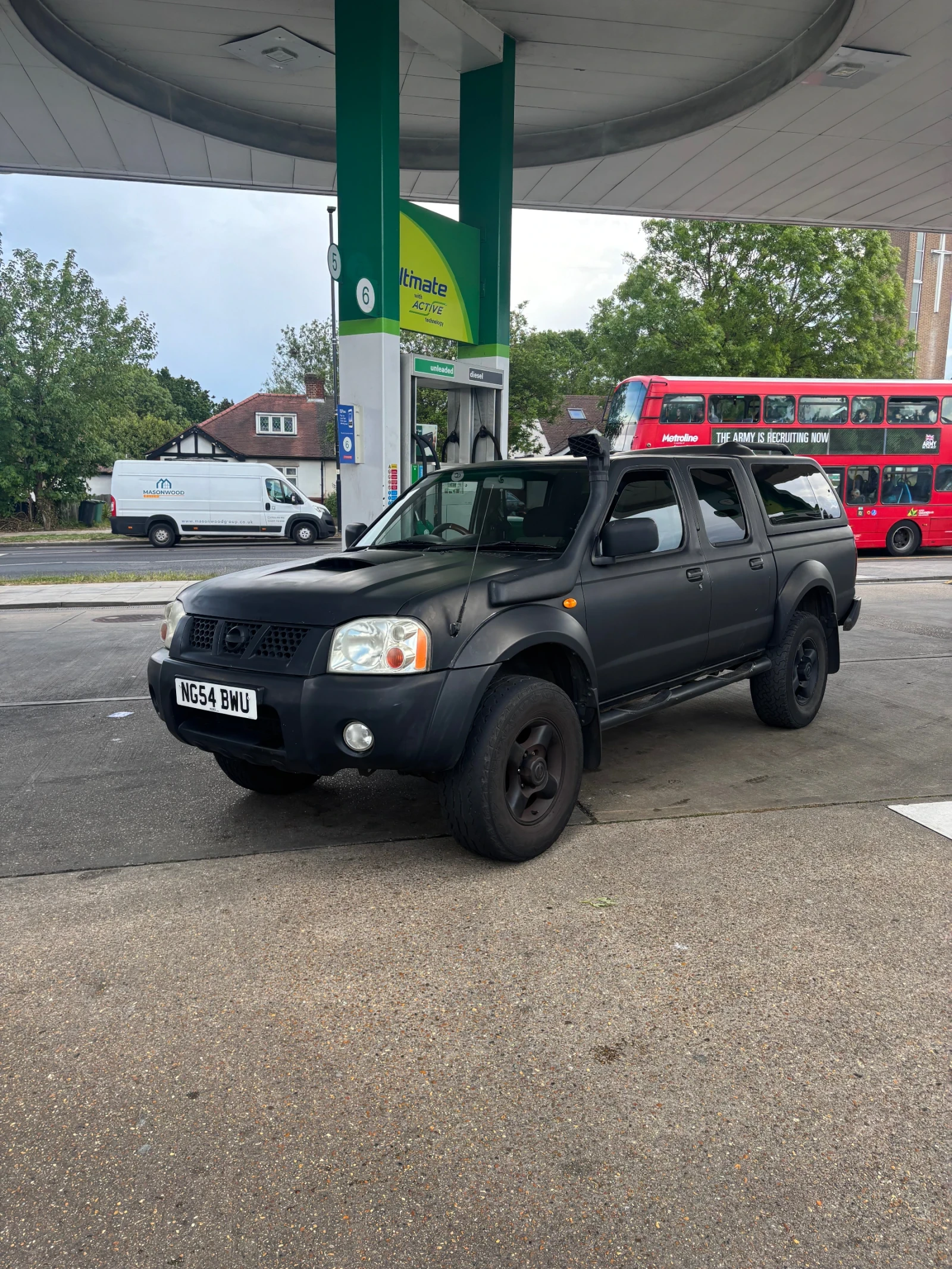 Nissan Navara, снимка 5 - Автомобили и джипове - 54721176
