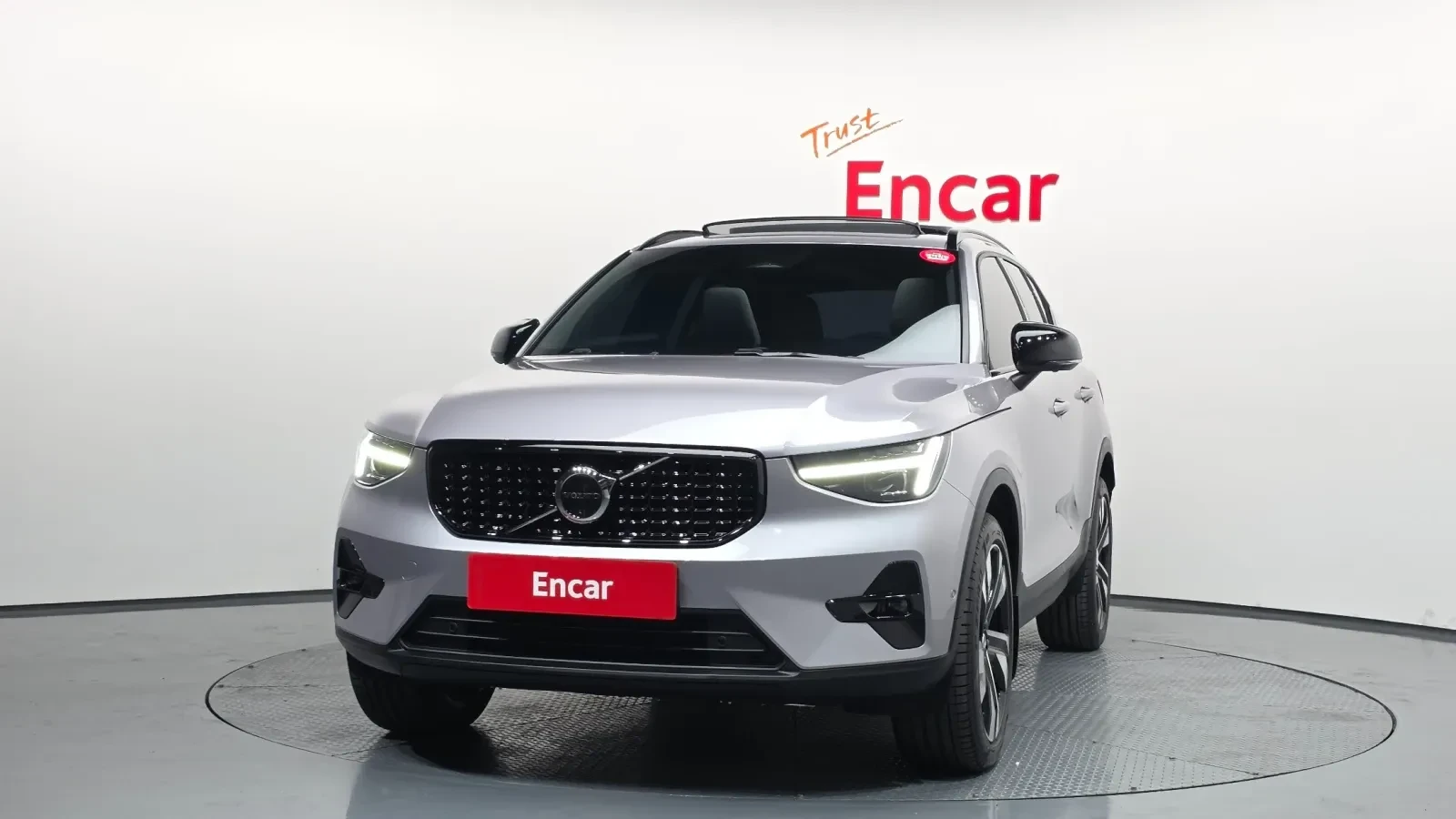 Volvo XC40 * 2.0 B4 Ultra Dark* , снимка 12 - Автомобили и джипове - 55155608