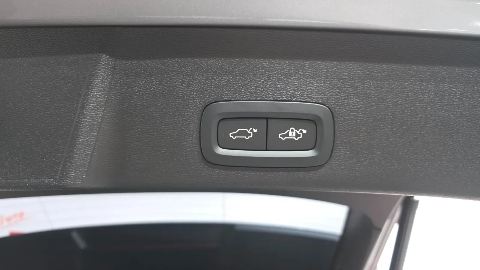 Volvo XC40 * 2.0 B4 Ultra Dark* , снимка 9 - Автомобили и джипове - 55155608