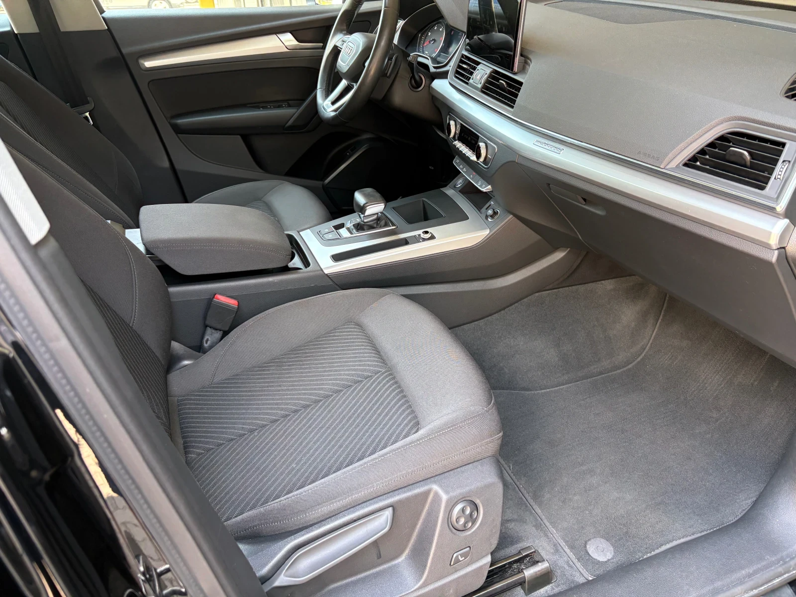 Audi Q5 40TDI 2021Г NEW FACE  Qattro Distr LED Assist, снимка 10 - Автомобили и джипове - 55382338