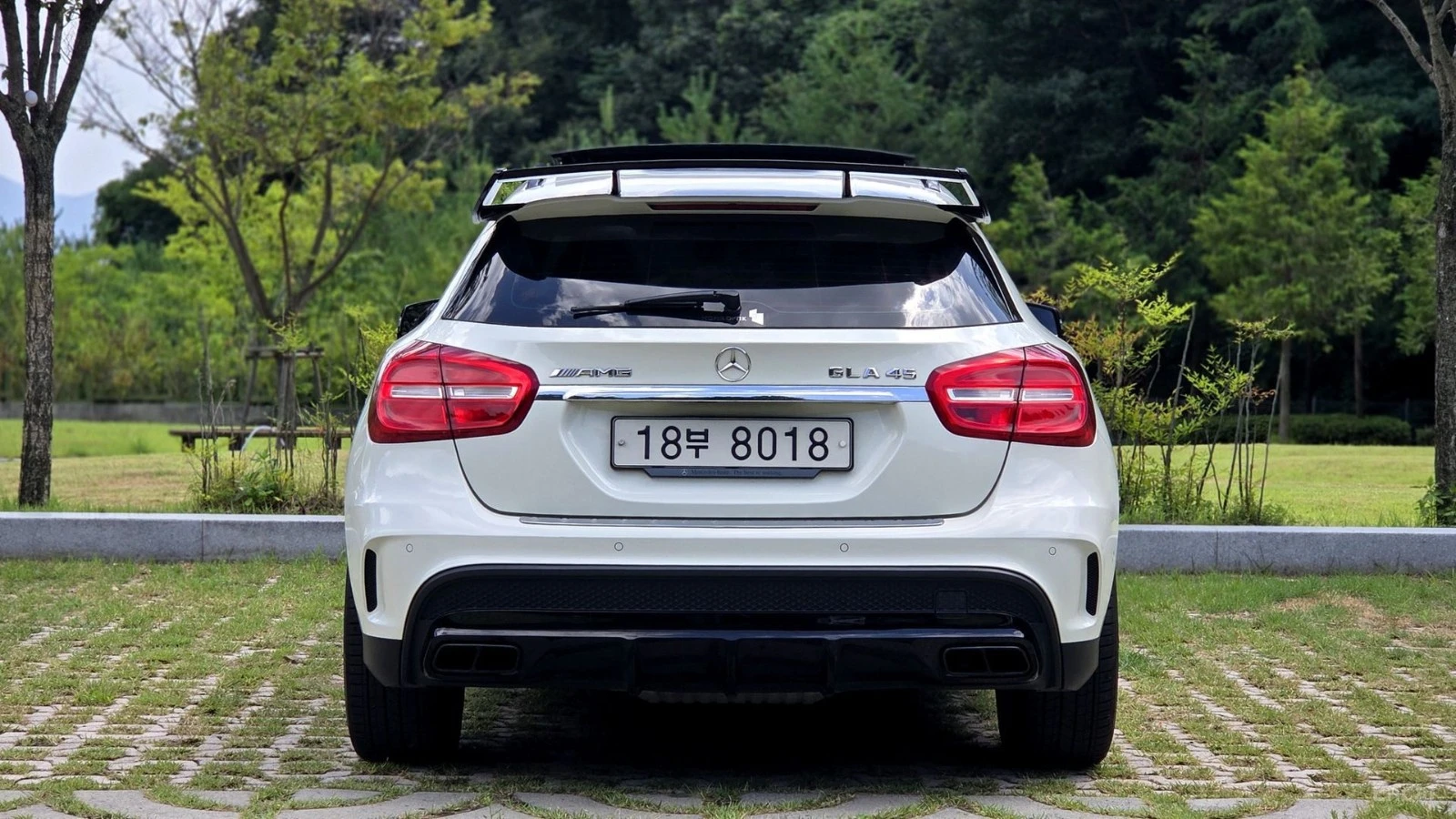 Mercedes-Benz GLA 45 AMG 4MATIC* HUD* КОЖА* НАВИ* ПАНО, снимка 5 - Автомобили и джипове - 55616589