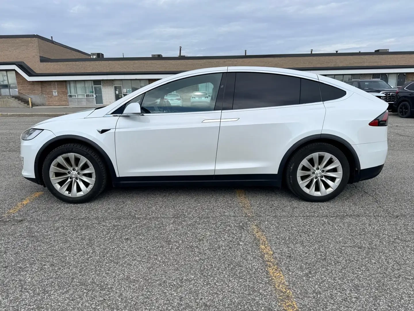Tesla Model X * Long Range* AWD* RAVEN* ЛИЗИНГ* , снимка 2 - Автомобили и джипове - 56116220