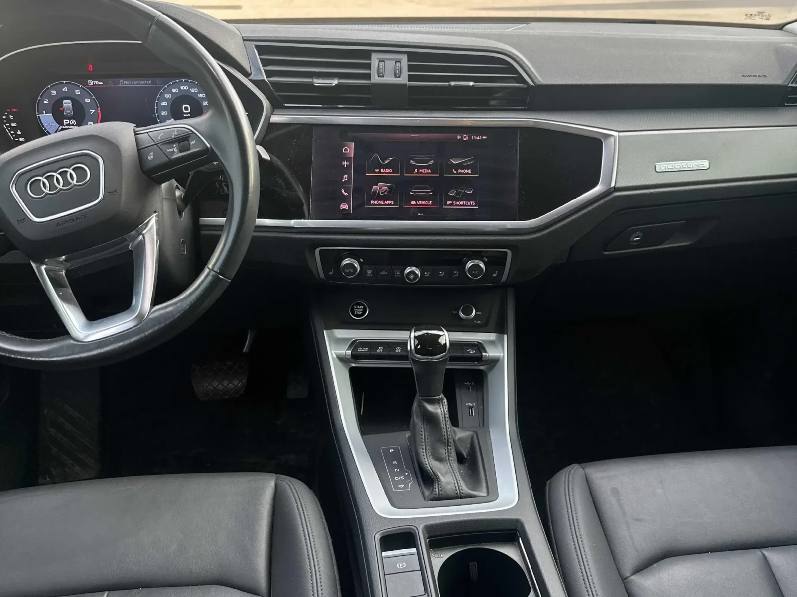 Audi Q3 Progressiv / Distronic / Led / Carfax, снимка 8 - Автомобили и джипове - 56315080
