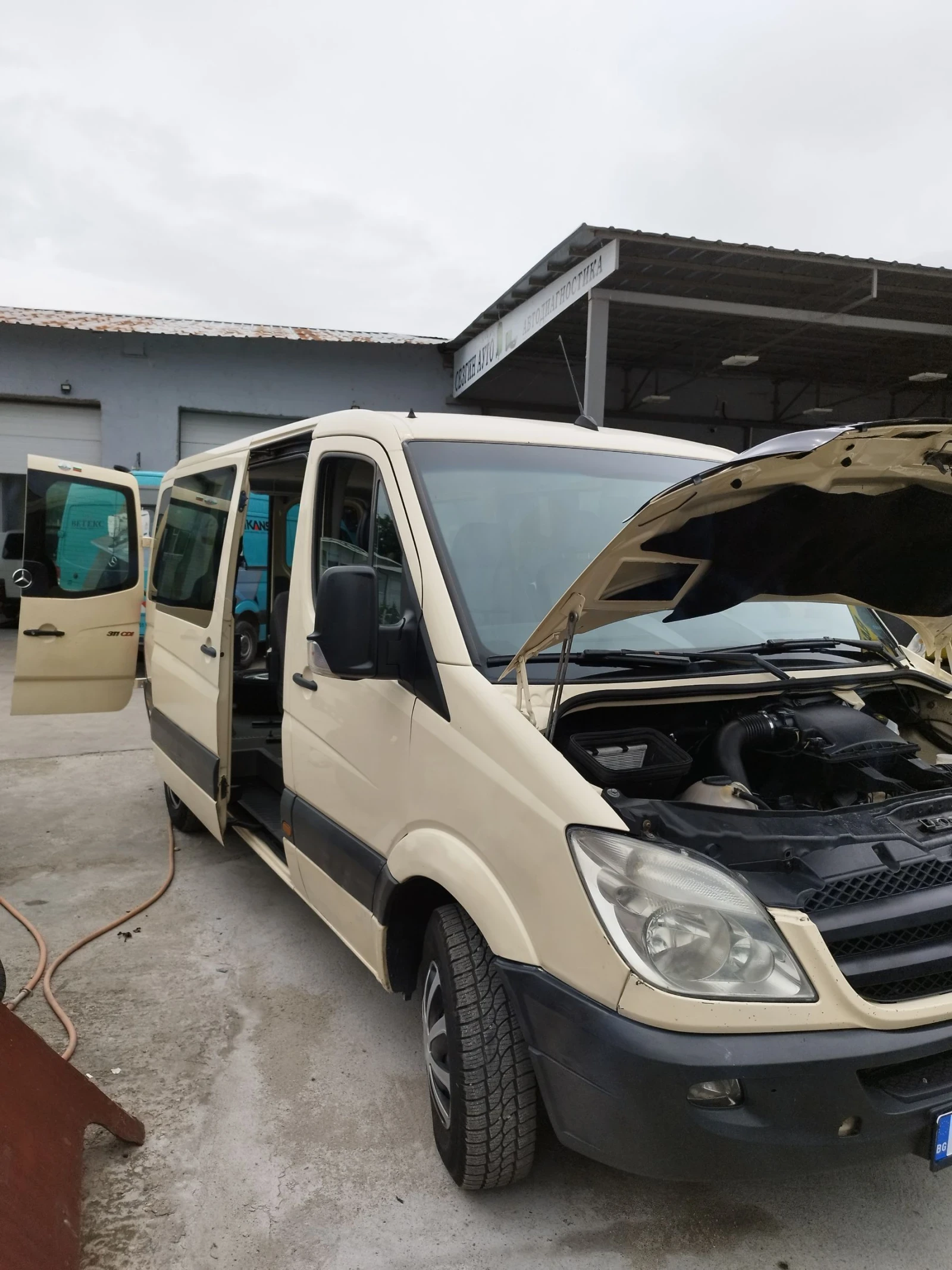 Mercedes-Benz Sprinter 311 автоматична врата - изображение 3