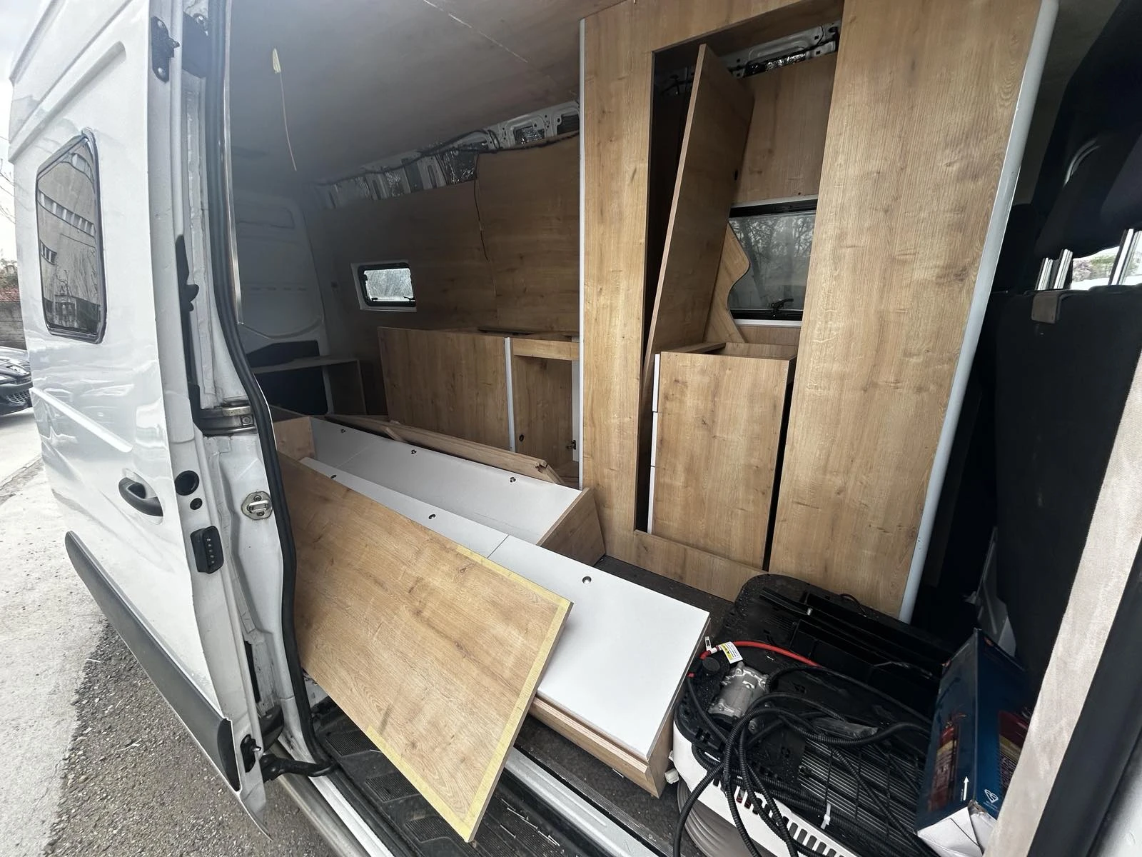 Mercedes-Benz Sprinter 315 проект за кемпер, снимка 13 - Бусове и автобуси - 54243010