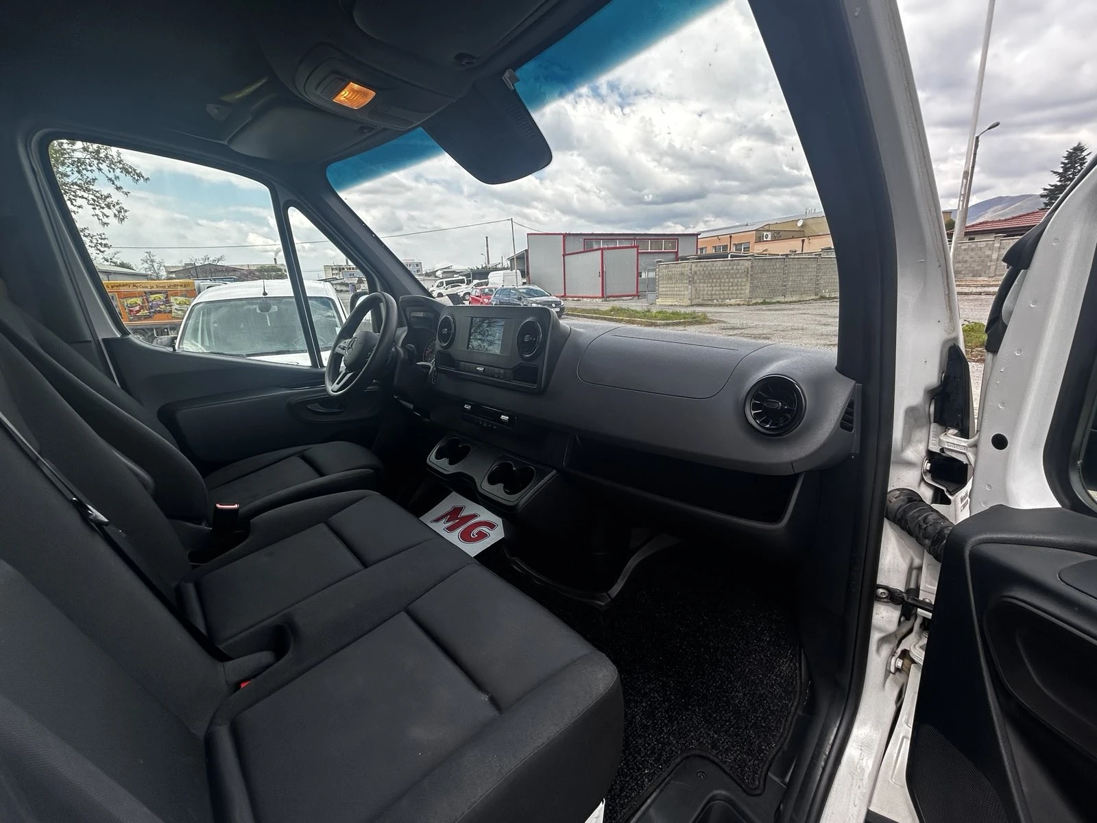 Mercedes-Benz Sprinter 315 проект за кемпер, снимка 10 - Бусове и автобуси - 54243010