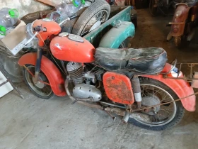     Jawa 250   