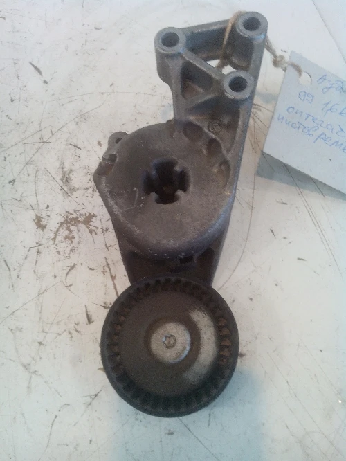 Обтегач пистов ремък Ауди А3 1.6 бензин