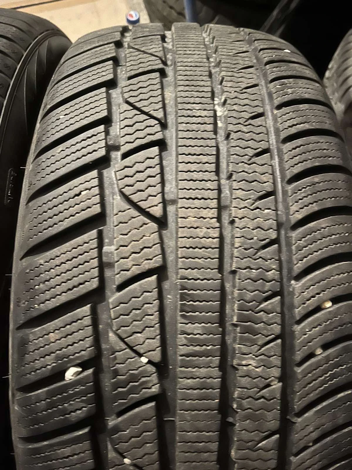 Гуми Зимни 255/45R19