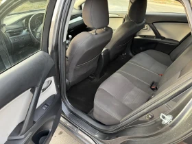 Toyota Avensis 2.0D4D 74хил км, снимка 13