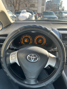 Toyota Auris, снимка 9 - Автомобили и джипове - 43955808