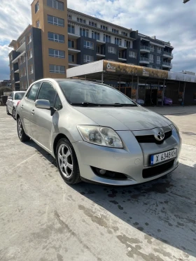 Toyota Auris  - изображение 1