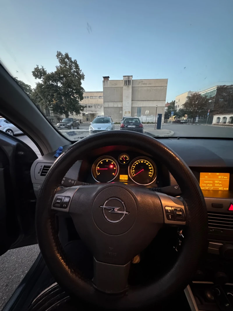 Opel Astra, снимка 9 - Автомобили и джипове - 47388575