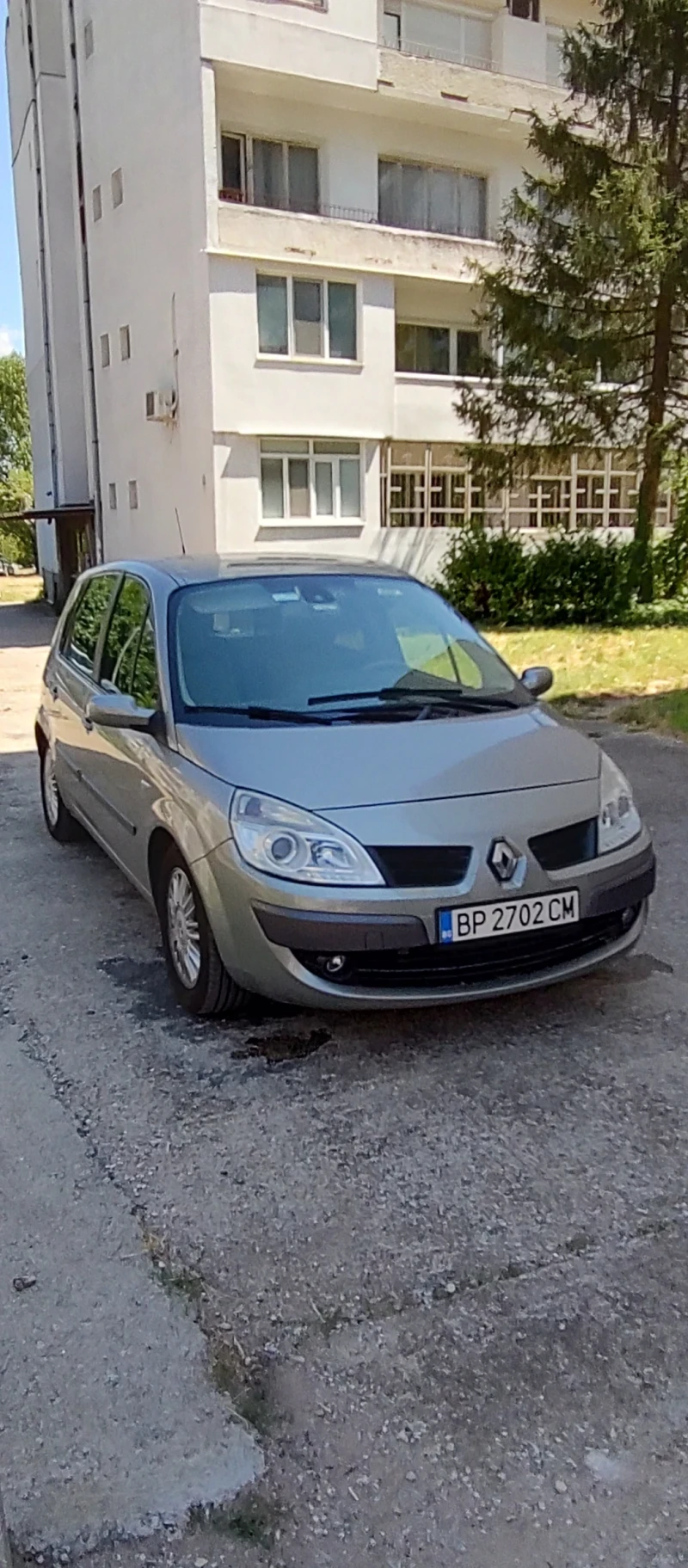 Renault Scenic, снимка 15 - Автомобили и джипове - 48647409