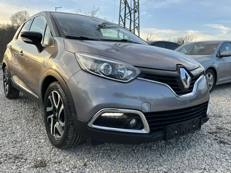 Renault Captur 1.2i, снимка 14 - Автомобили и джипове - 49067354