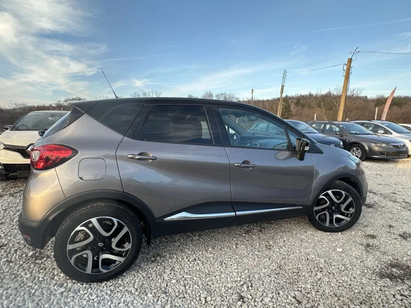 Renault Captur 1.2i, снимка 7 - Автомобили и джипове - 49067354