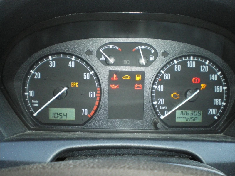 Skoda Fabia, снимка 10 - Автомобили и джипове - 52918691