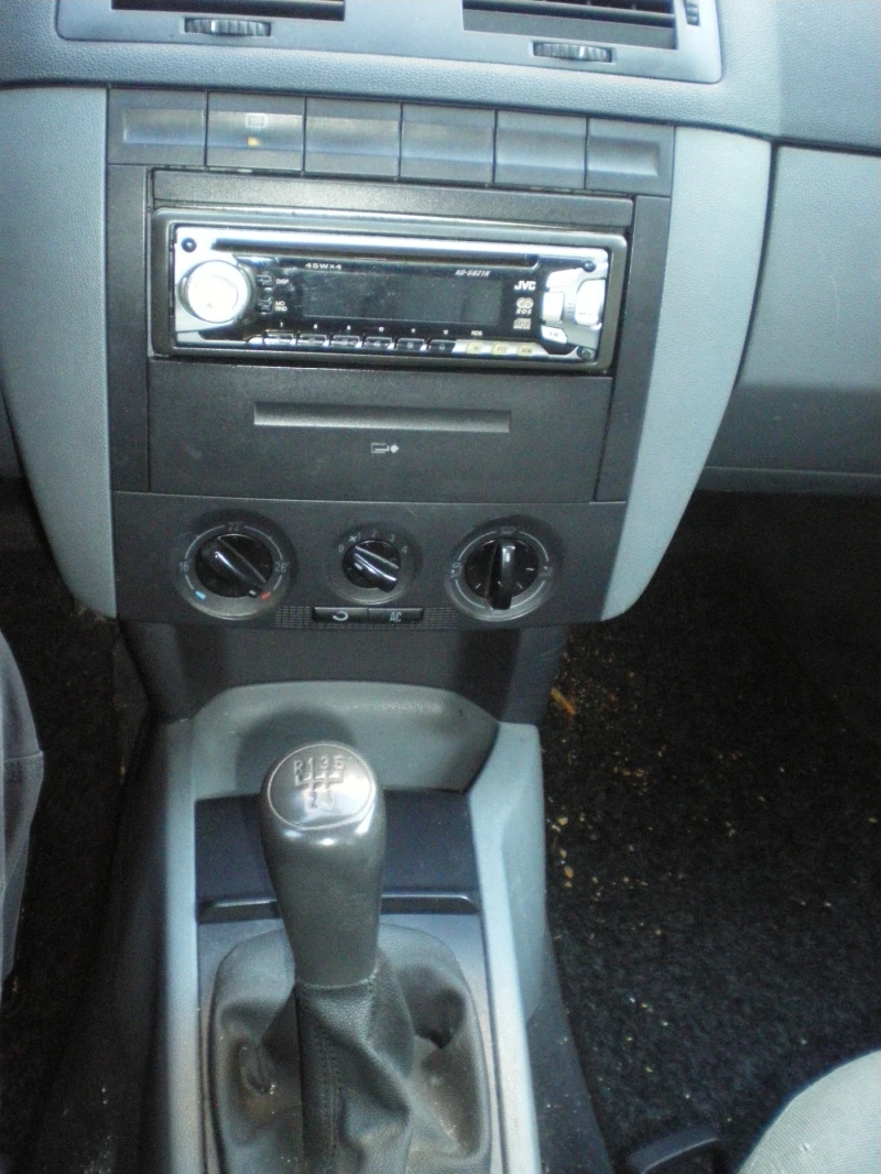 Skoda Fabia, снимка 5 - Автомобили и джипове - 52918691