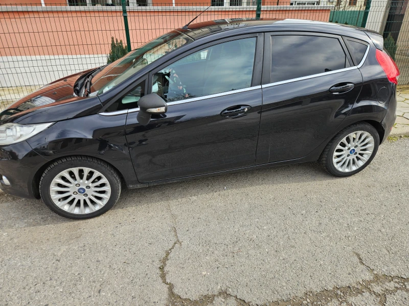 Ford Fiesta 1.6 TDCI 95кс TITANIUM пакет, снимка 2 - Автомобили и джипове - 53475396